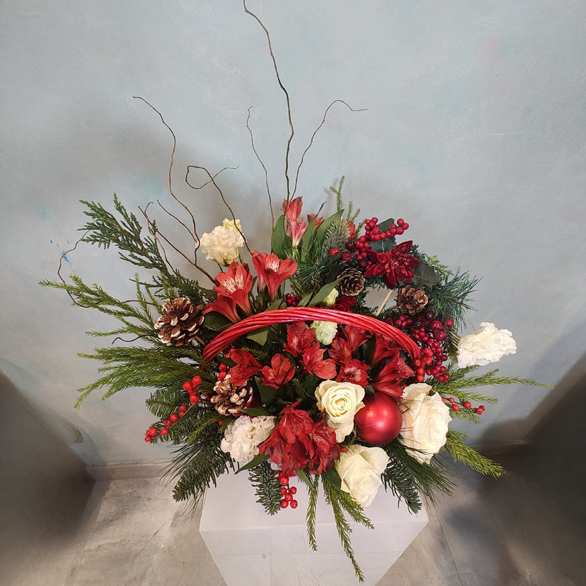 Christmas Classic Red Basket