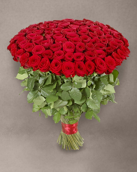 100% in Love - Valentine's Flowers Delivery Dubai